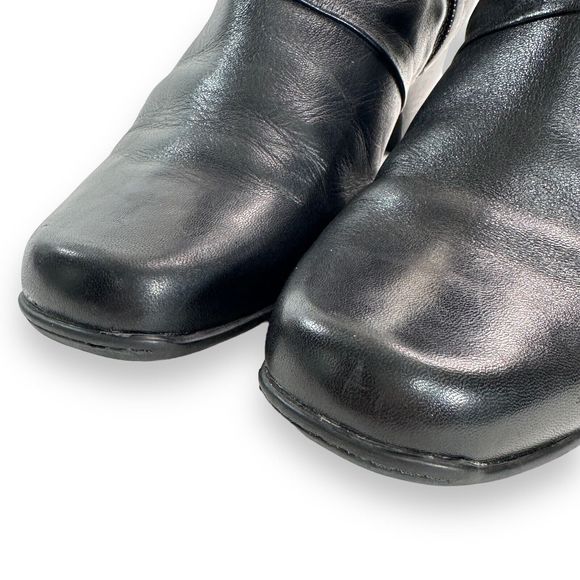 Clarks Ankle Bootie Boot SZ 9.5 Leyden Black Leather Ruche Slouch Buckle Comfort - Picture 4 of 13